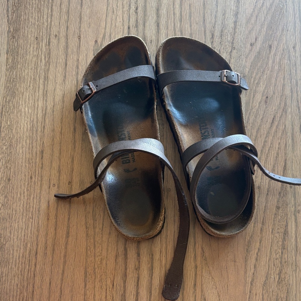 Birkenstock Brown Leather Strappy Sandals 7-8. Euc. Birks daloa mocha 7.0/38
